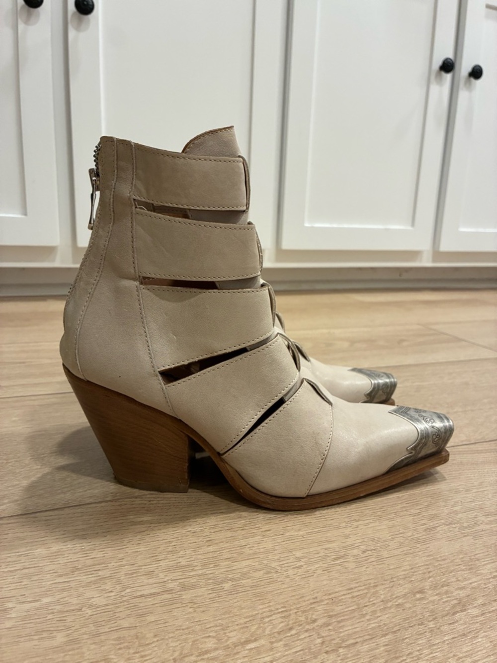 Free People Women’s Brayden Fisherman Boot Leather Cream Western Size 38/7.5